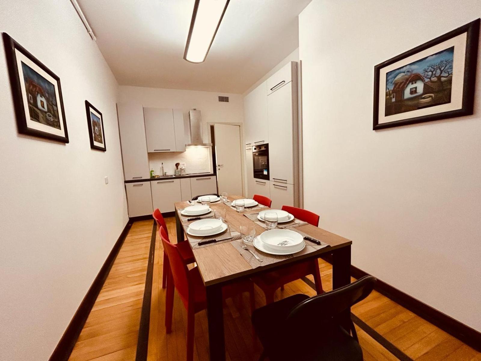 Kibilu - Via Medaglie D'Oro Centro Citta Con Parcheggio Daire Varese Dış mekan fotoğraf