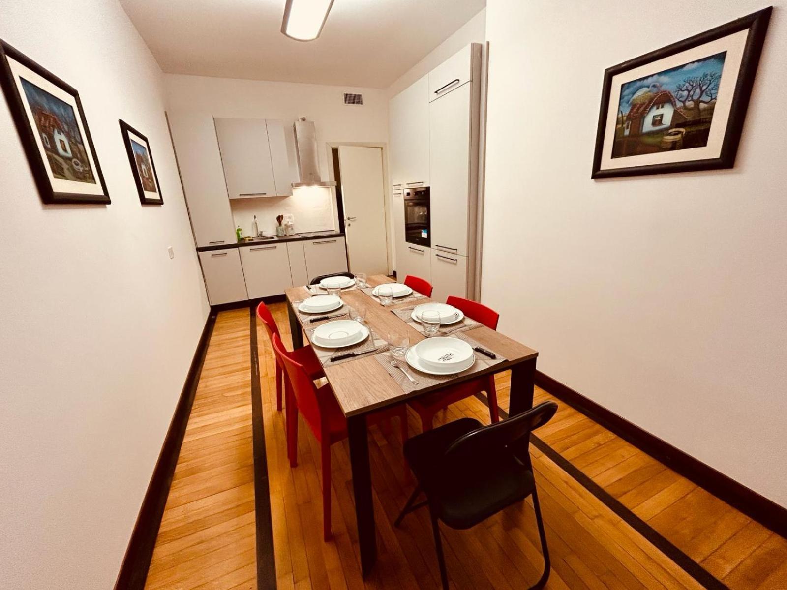 Kibilu - Via Medaglie D'Oro Centro Citta Con Parcheggio Daire Varese Dış mekan fotoğraf