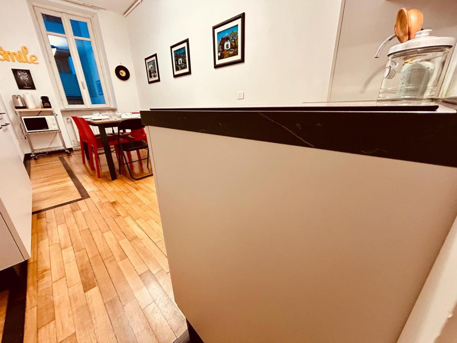 Kibilu - Via Medaglie D'Oro Centro Citta Con Parcheggio Daire Varese Dış mekan fotoğraf